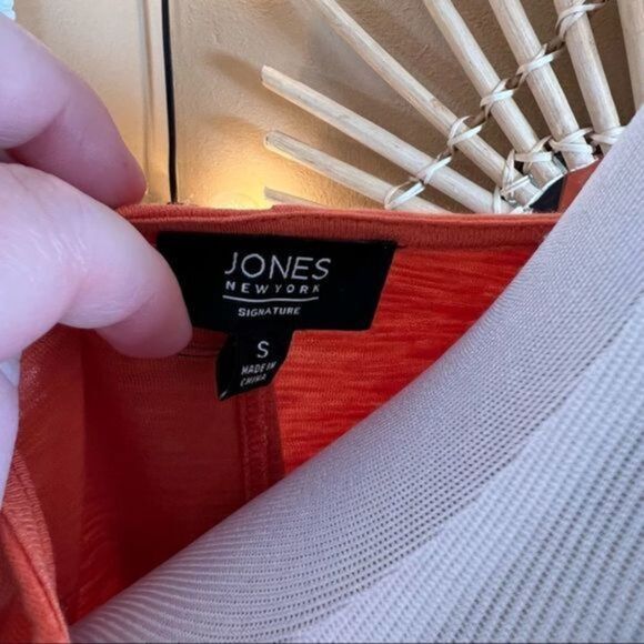 Jones New York Slub Knit V-NECK Short Sleeve Slit Orange T-Shirt Sz Small - Picture 9 of 10